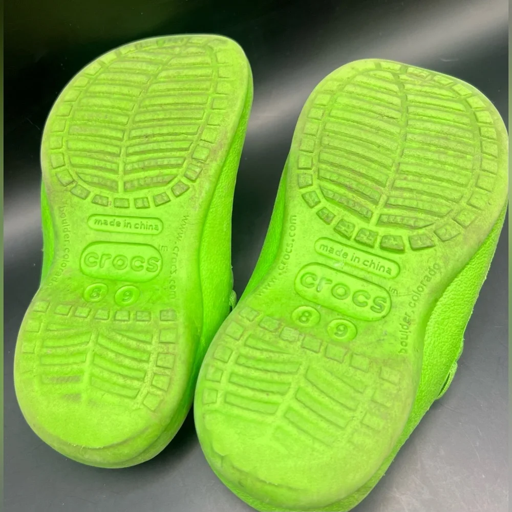 CROCS vibrant green